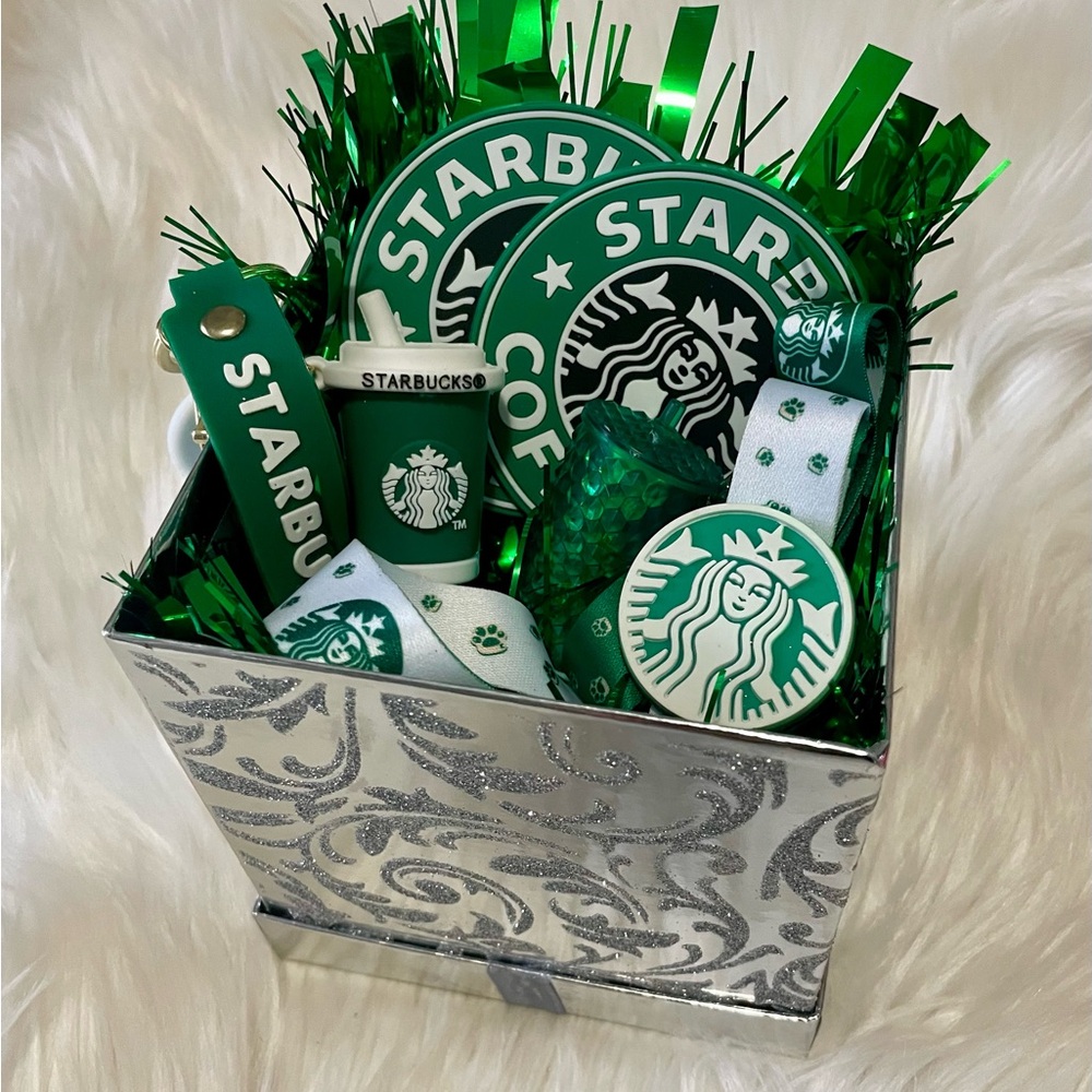 ☕️ NEW Starbucks Lovers Set Basket Great Valentines Day Gift